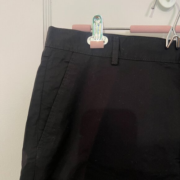 H&M Black Flat Front Men's Shorts - Picture 2 of 7